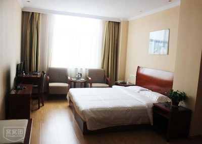 紫荆精品酒店限时特惠 108元享大床房一晚，共青团路窝窝团郑州站会议厅同步开放出租